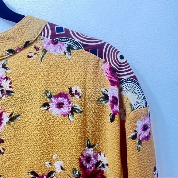 KINdom Shirt Dress‎ w/Handwoven, Gold/Marroon - Picture 14 of 15